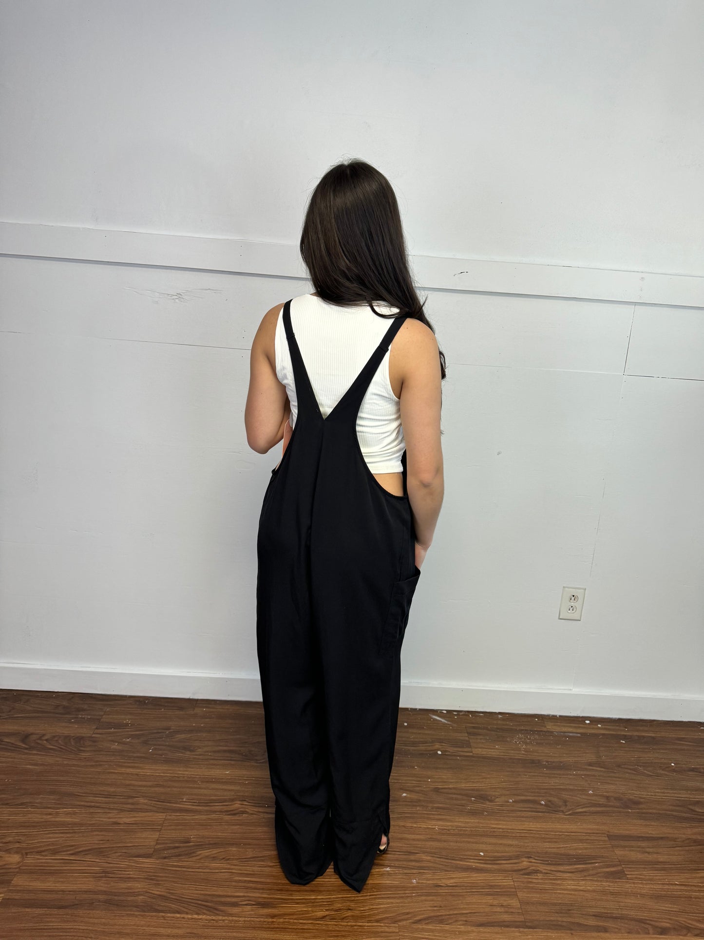 Sleeveless V-Neck Jumpsuit